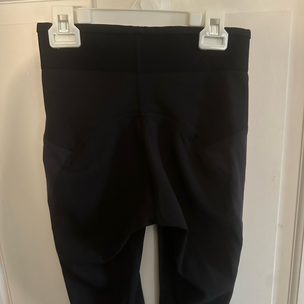 Lululemon license to train black size 4